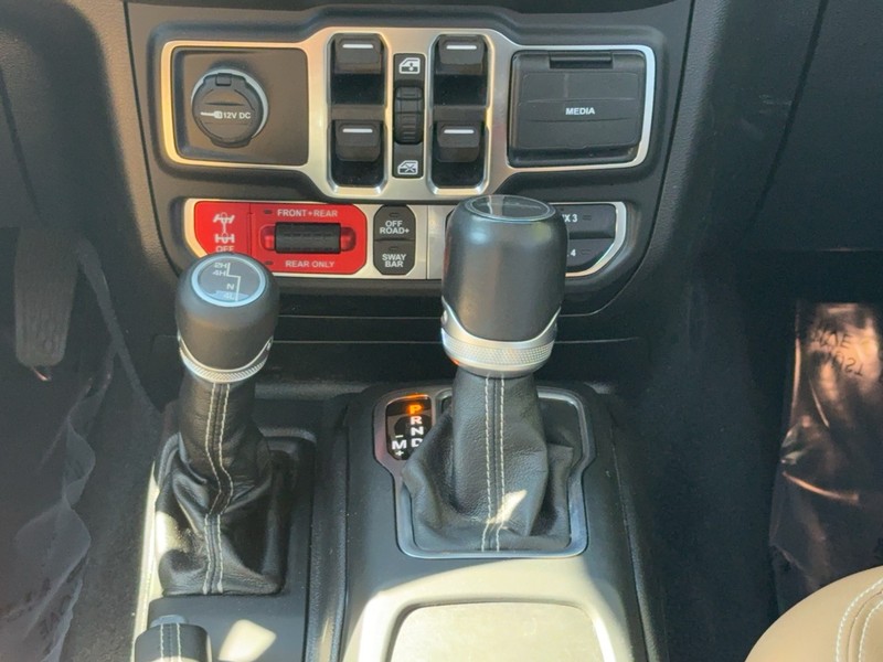 Jeep Gladiator Vehicle Image 13