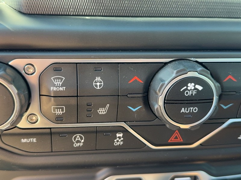 Jeep Gladiator Vehicle Image 19