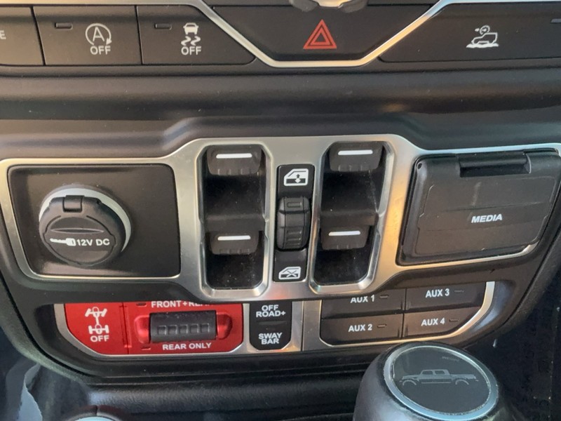 Jeep Gladiator Vehicle Image 23
