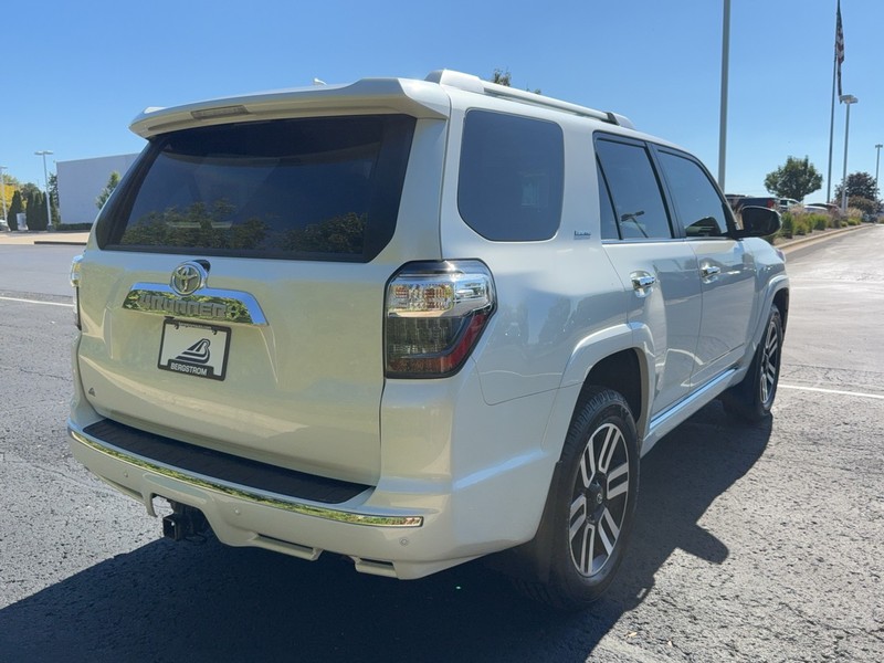 Toyota 4Runner Vehicle Image 03
