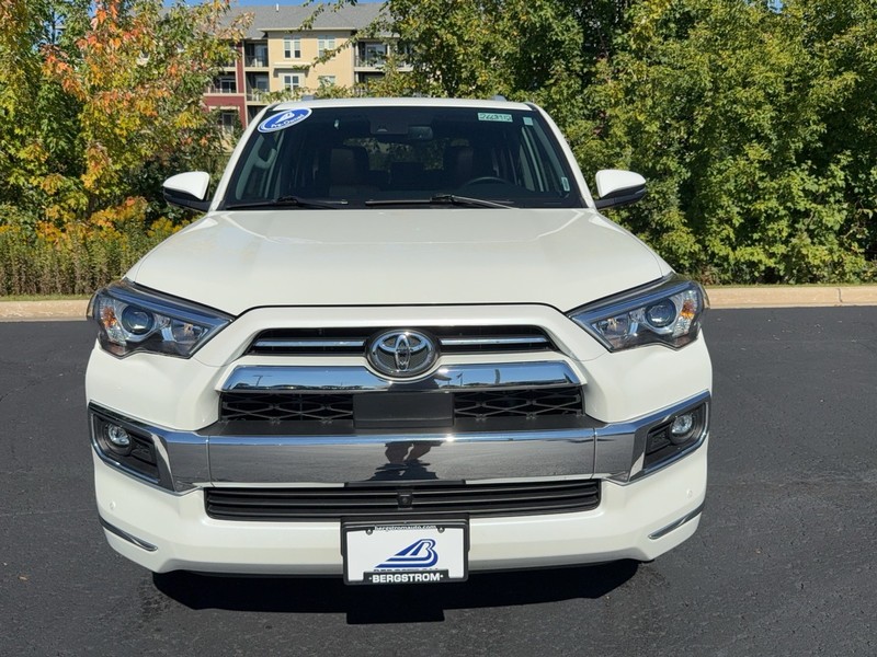 Toyota 4Runner Vehicle Image 09
