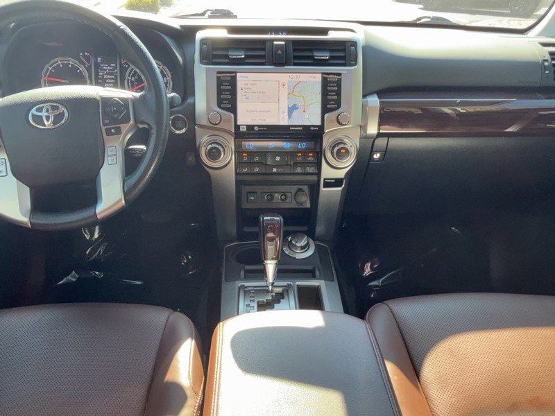 Toyota 4Runner Vehicle Image 11