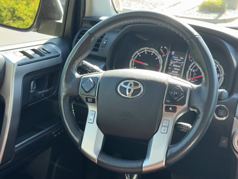 Toyota 4Runner Vehicle Image 14