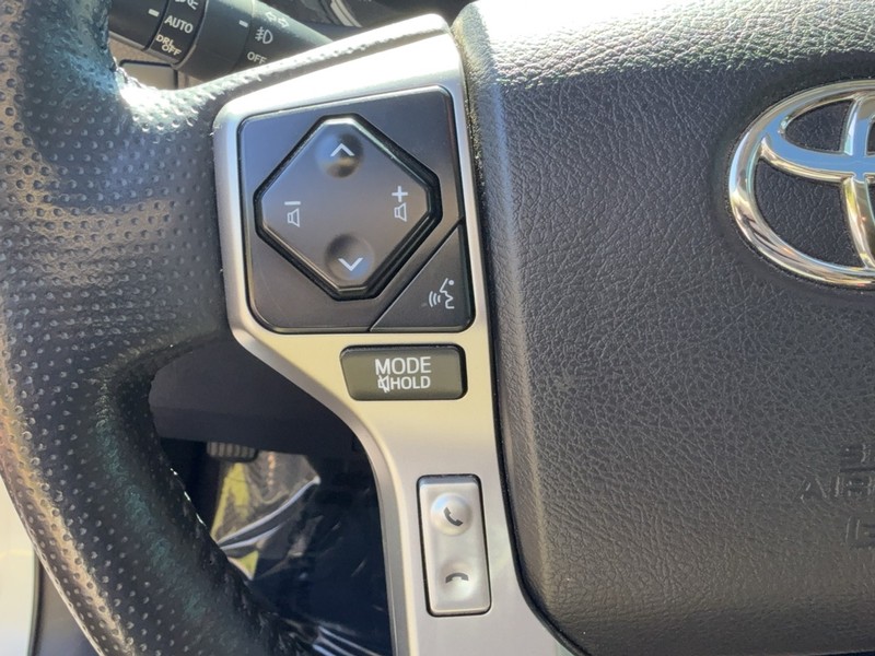 Toyota 4Runner Vehicle Image 16