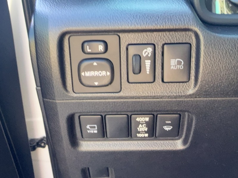 Toyota 4Runner Vehicle Image 22