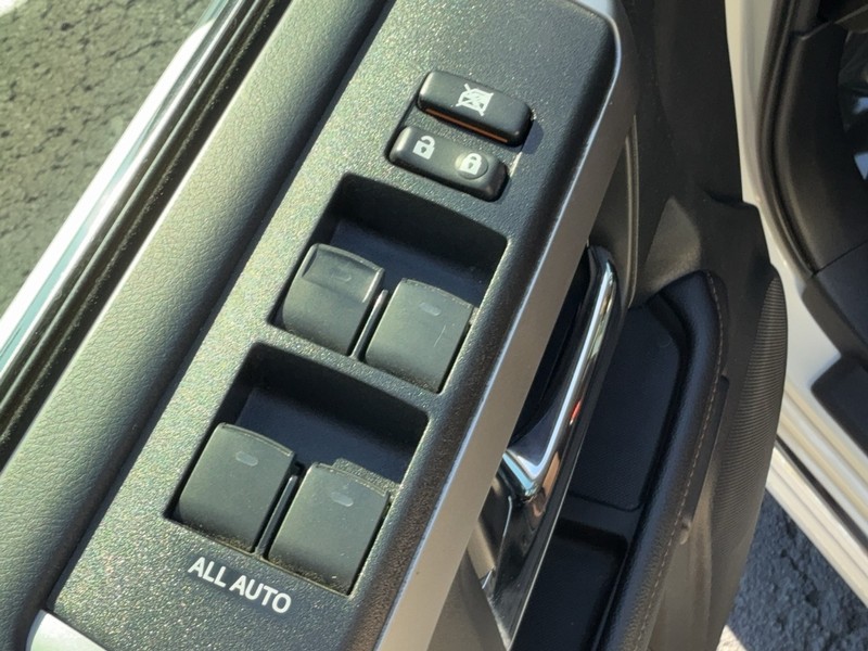 Toyota 4Runner Vehicle Image 23