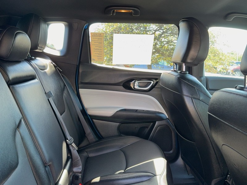 Jeep Compass Vehicle Image 10