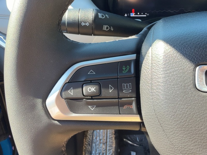 Jeep Compass Vehicle Image 16