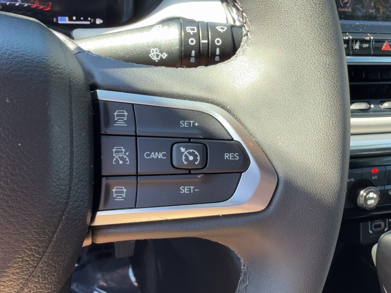 Jeep Compass Vehicle Image 17