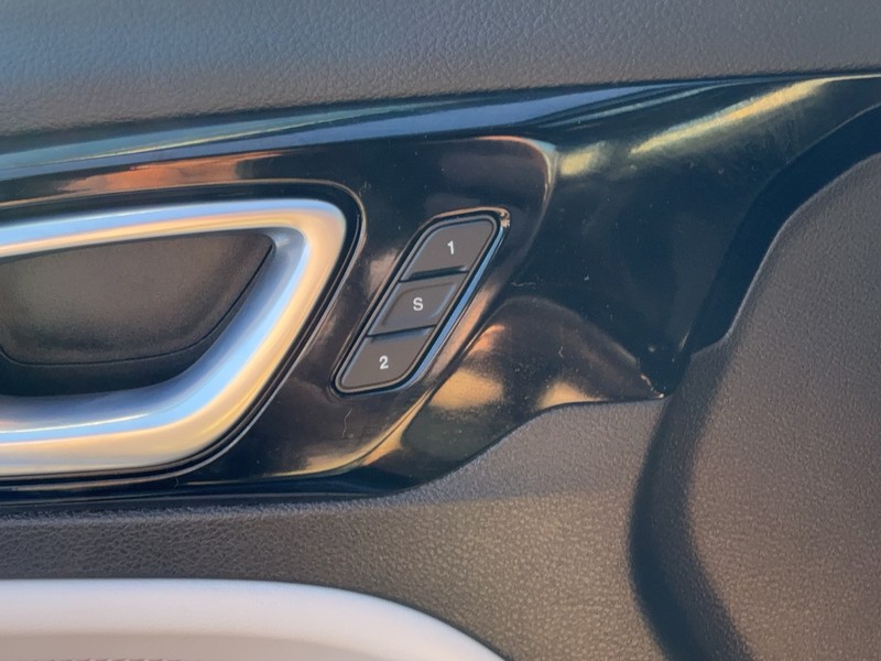 Jeep Compass Vehicle Image 22