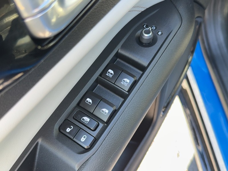 Jeep Compass Vehicle Image 23