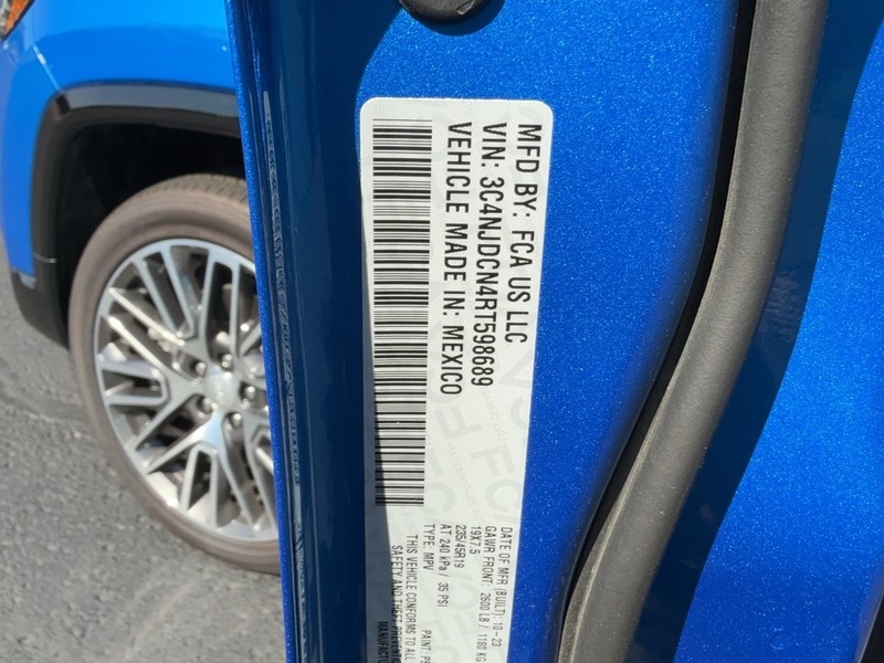 Jeep Compass Vehicle Image 25