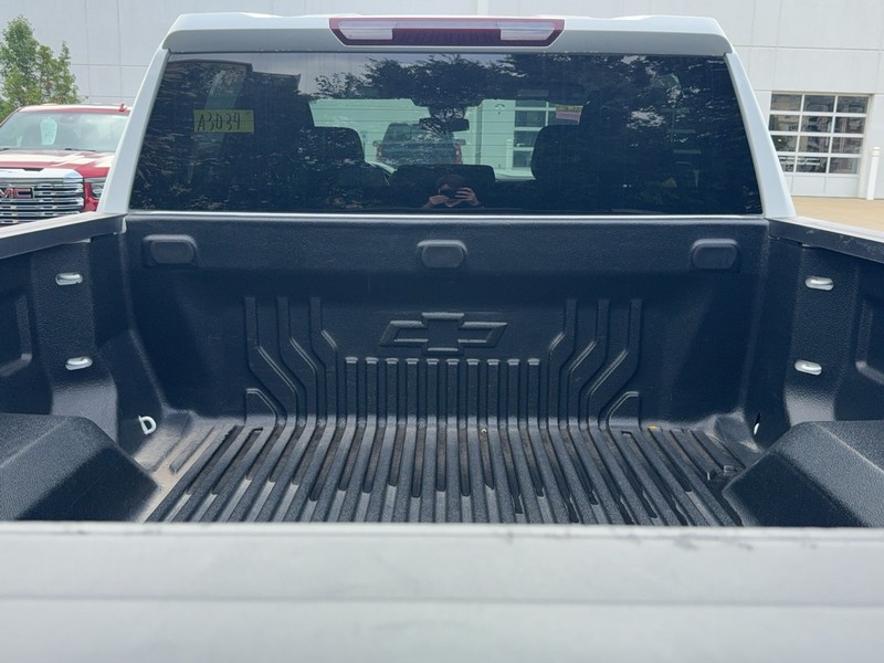 Chevrolet Silverado 1500 Vehicle Image 05