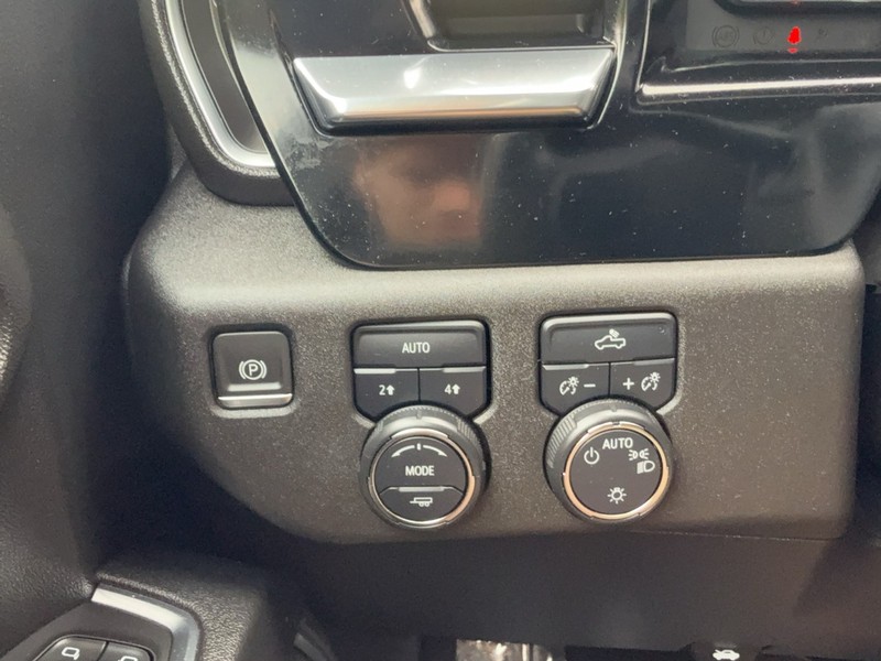 Chevrolet Silverado 1500 Vehicle Image 21
