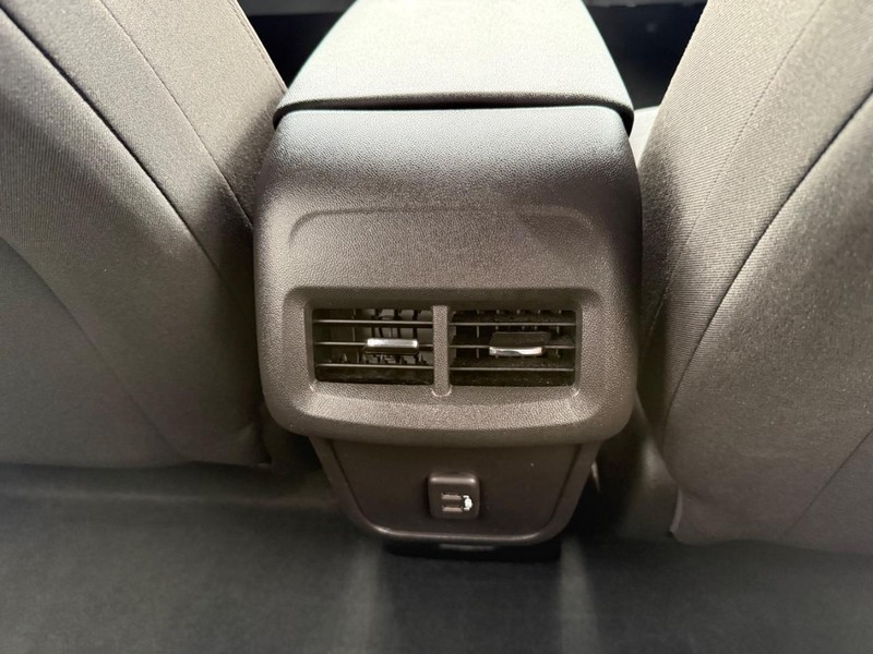 Chevrolet Equinox Vehicle Image 11