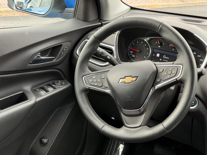 Chevrolet Equinox Vehicle Image 15