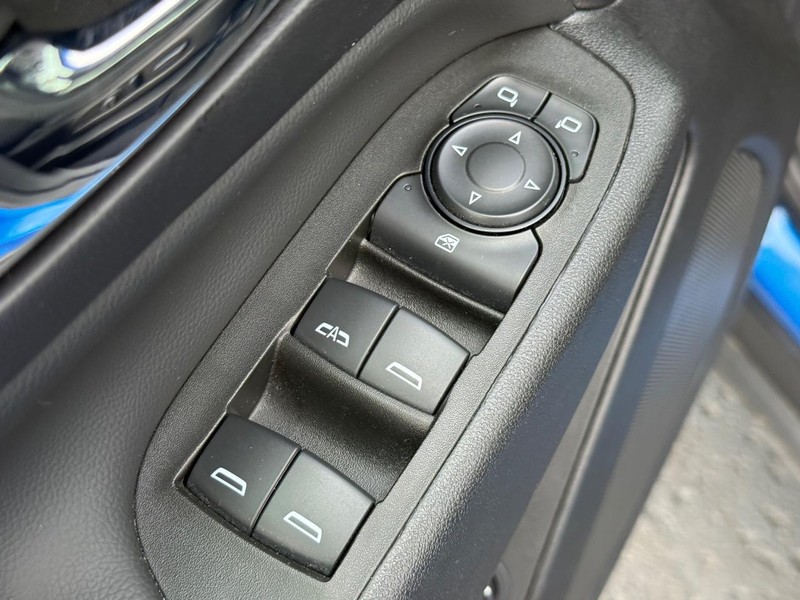 Chevrolet Equinox Vehicle Image 25