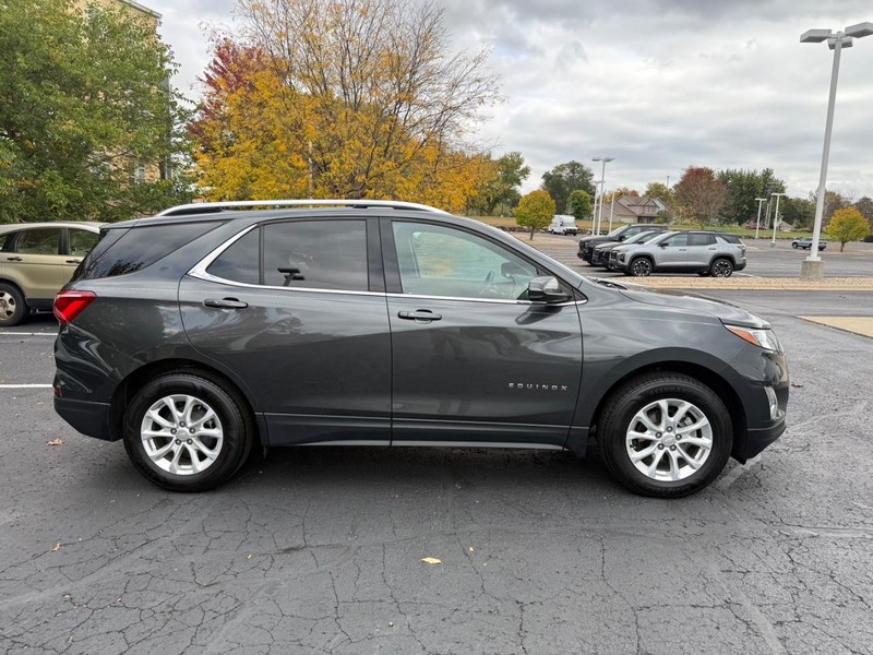 Chevrolet Equinox Vehicle Image 02