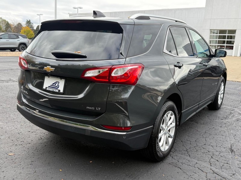 Chevrolet Equinox Vehicle Image 03