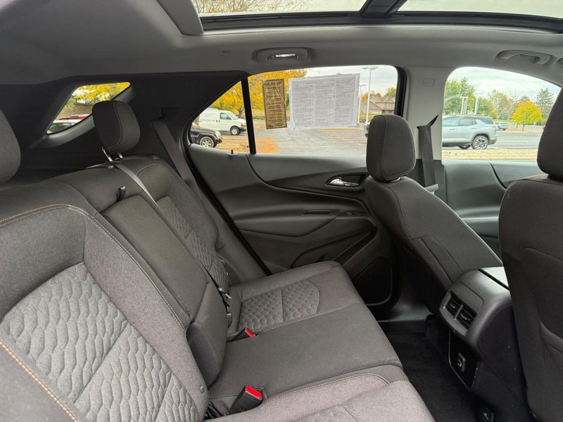 Chevrolet Equinox Vehicle Image 10