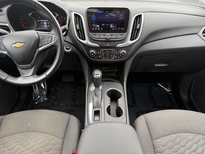 Chevrolet Equinox Vehicle Image 11