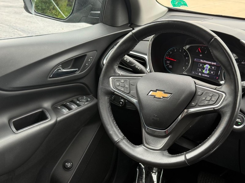 Chevrolet Equinox Vehicle Image 14