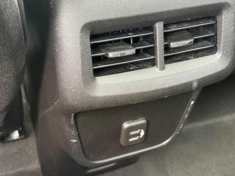 Chevrolet Equinox Vehicle Image 16