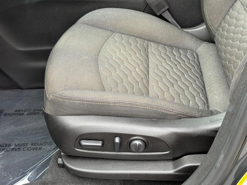Chevrolet Equinox Vehicle Image 25
