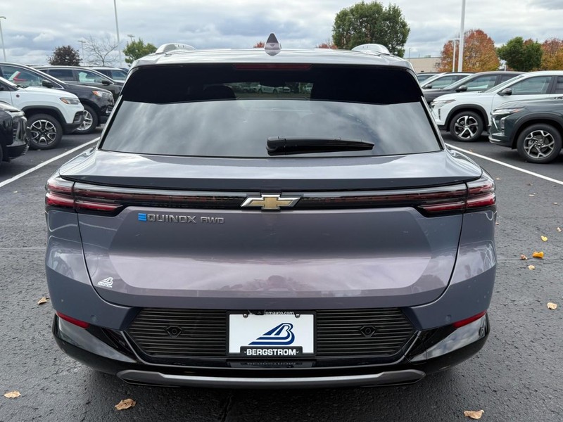Chevrolet Equinox EV Vehicle Image 04
