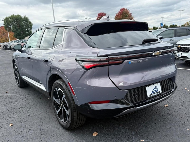 Chevrolet Equinox EV Vehicle Image 06