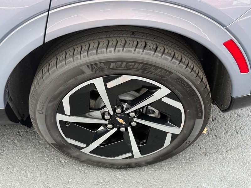 Chevrolet Equinox EV Vehicle Image 07