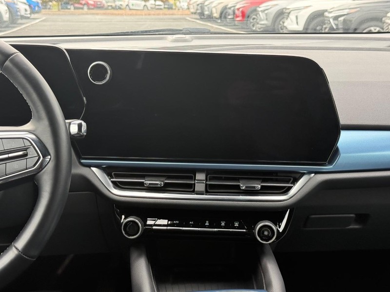 Chevrolet Equinox EV Vehicle Image 12
