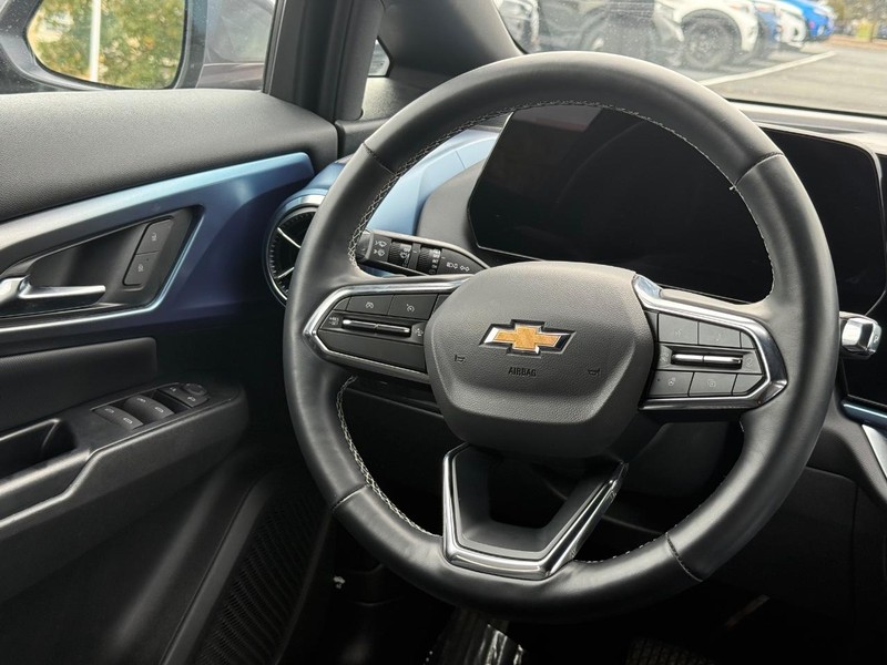 Chevrolet Equinox EV Vehicle Image 13