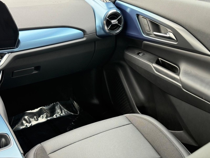 Chevrolet Equinox EV Vehicle Image 14