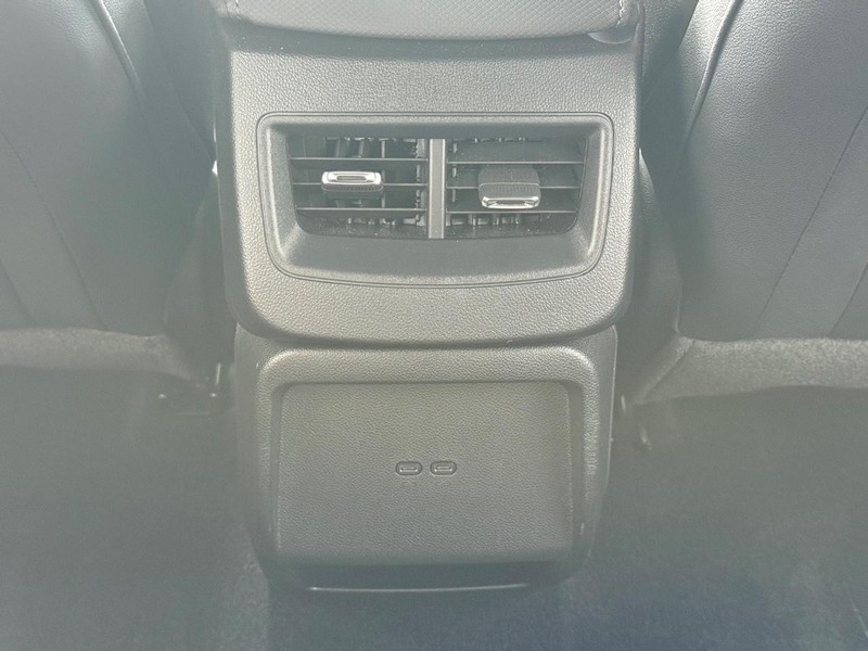 Chevrolet Equinox EV Vehicle Image 15