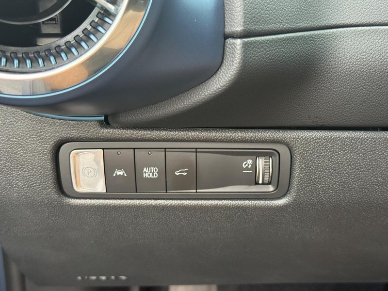 Chevrolet Equinox EV Vehicle Image 16