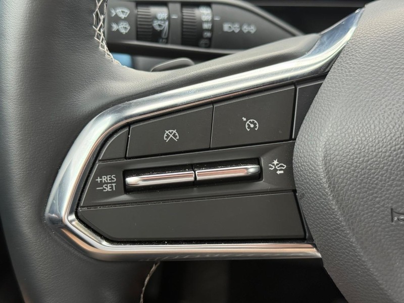 Chevrolet Equinox EV Vehicle Image 17