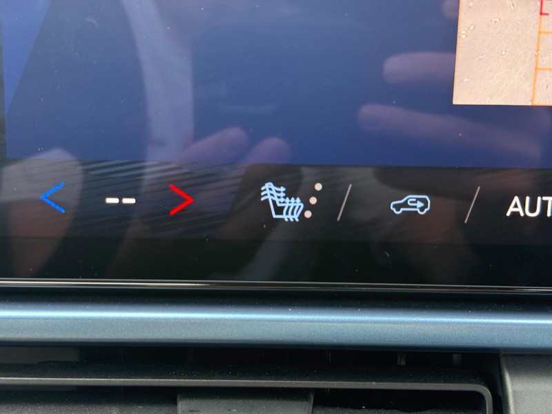 Chevrolet Equinox EV Vehicle Image 22
