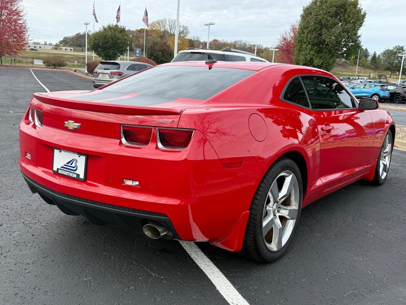 Chevrolet Camaro Vehicle Image 03