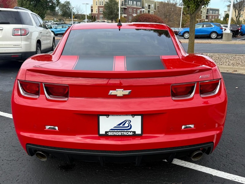 Chevrolet Camaro Vehicle Image 04