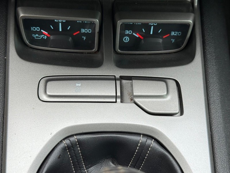 Chevrolet Camaro Vehicle Image 19