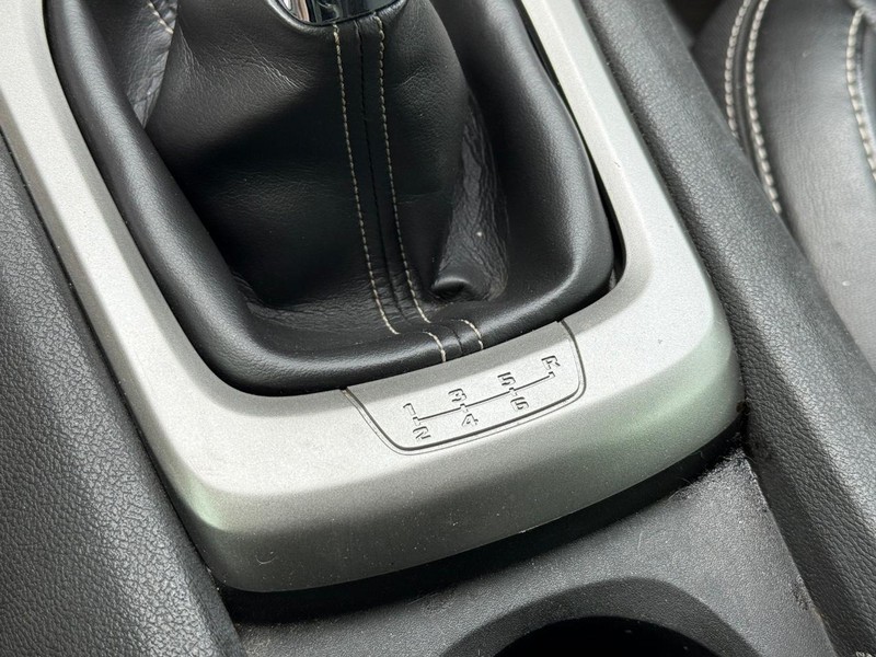 Chevrolet Camaro Vehicle Image 20