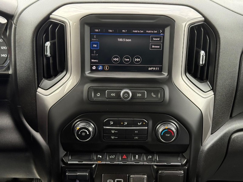 Chevrolet Silverado 2500HD Vehicle Image 12