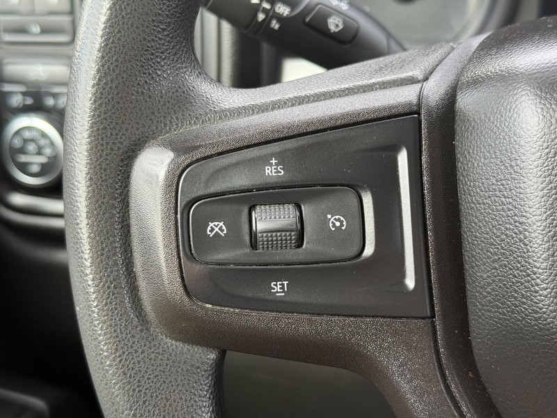 Chevrolet Silverado 2500HD Vehicle Image 15