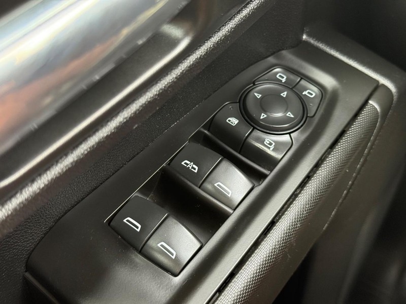 Chevrolet Silverado 2500HD Vehicle Image 18