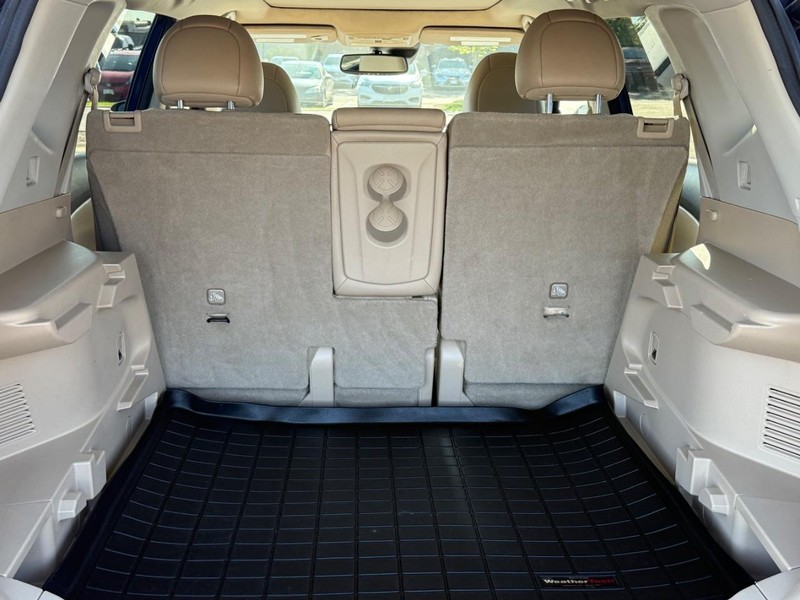 Nissan Rogue Vehicle Image 05