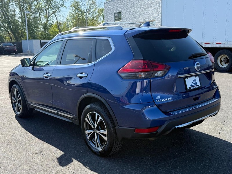 Nissan Rogue Vehicle Image 06