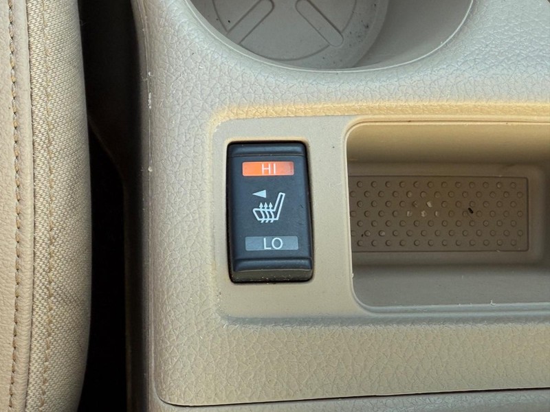Nissan Rogue Vehicle Image 21