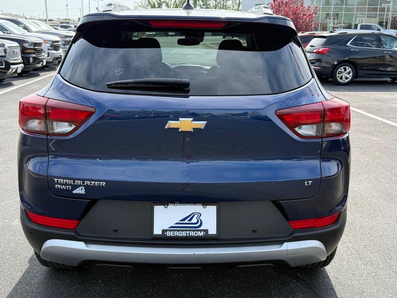 Chevrolet Trailblazer Vehicle Image 04
