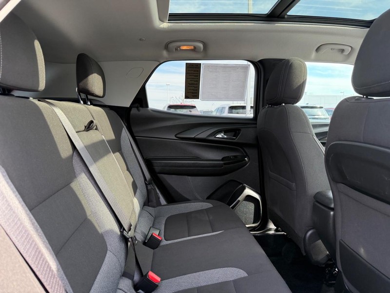 Chevrolet Trailblazer Vehicle Image 09